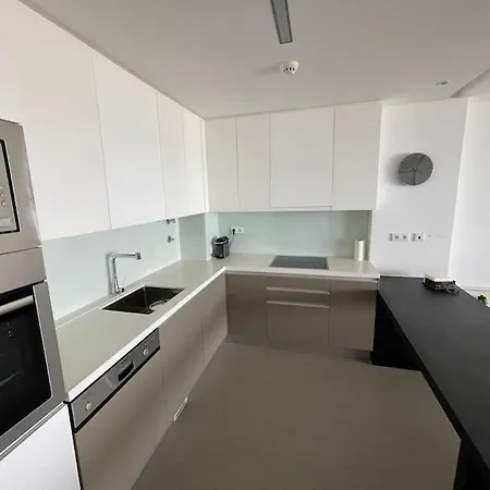 Stylish 1 Bedroom - Amazing Views Appartement