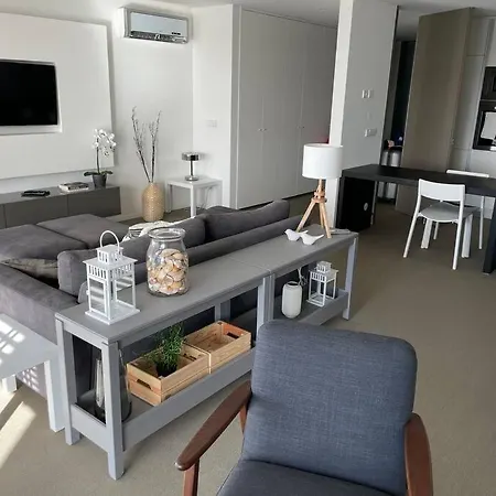 Stylish 1 Bedroom - Amazing Views Fuseta