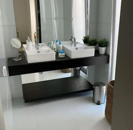 Stylish 1 Bedroom - Amazing Views Appartamento Fuzeta