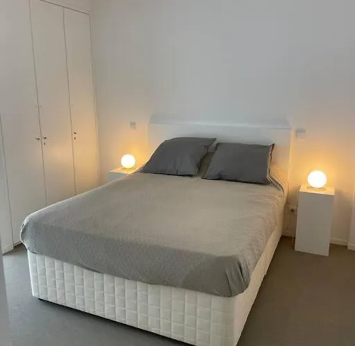 Stylish 1 Bedroom - Amazing Views Appartamento